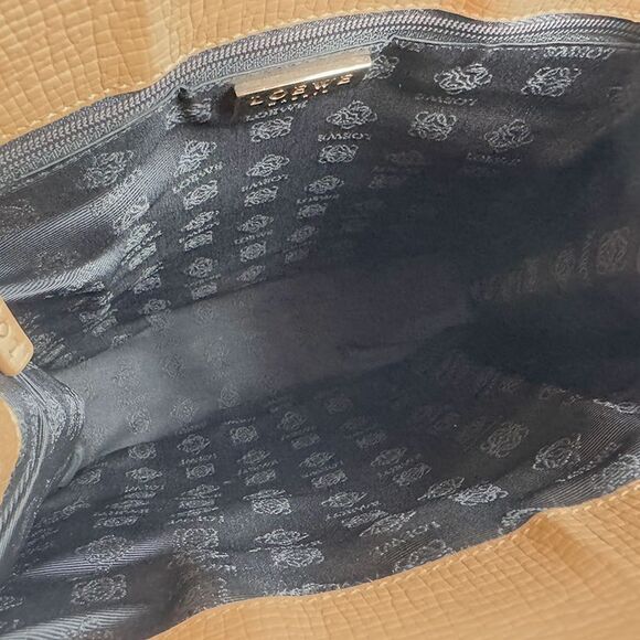 Loewe Shoulder Bag - Picture 5 of 10